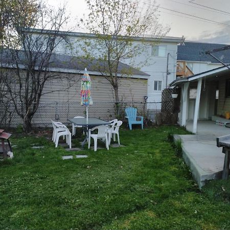Cozy Downtown One Bedroom Free Parking Кингстън Екстериор снимка