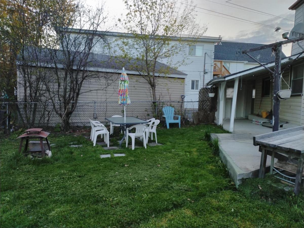 Cozy Downtown One Bedroom Free Parking Кингстън Екстериор снимка