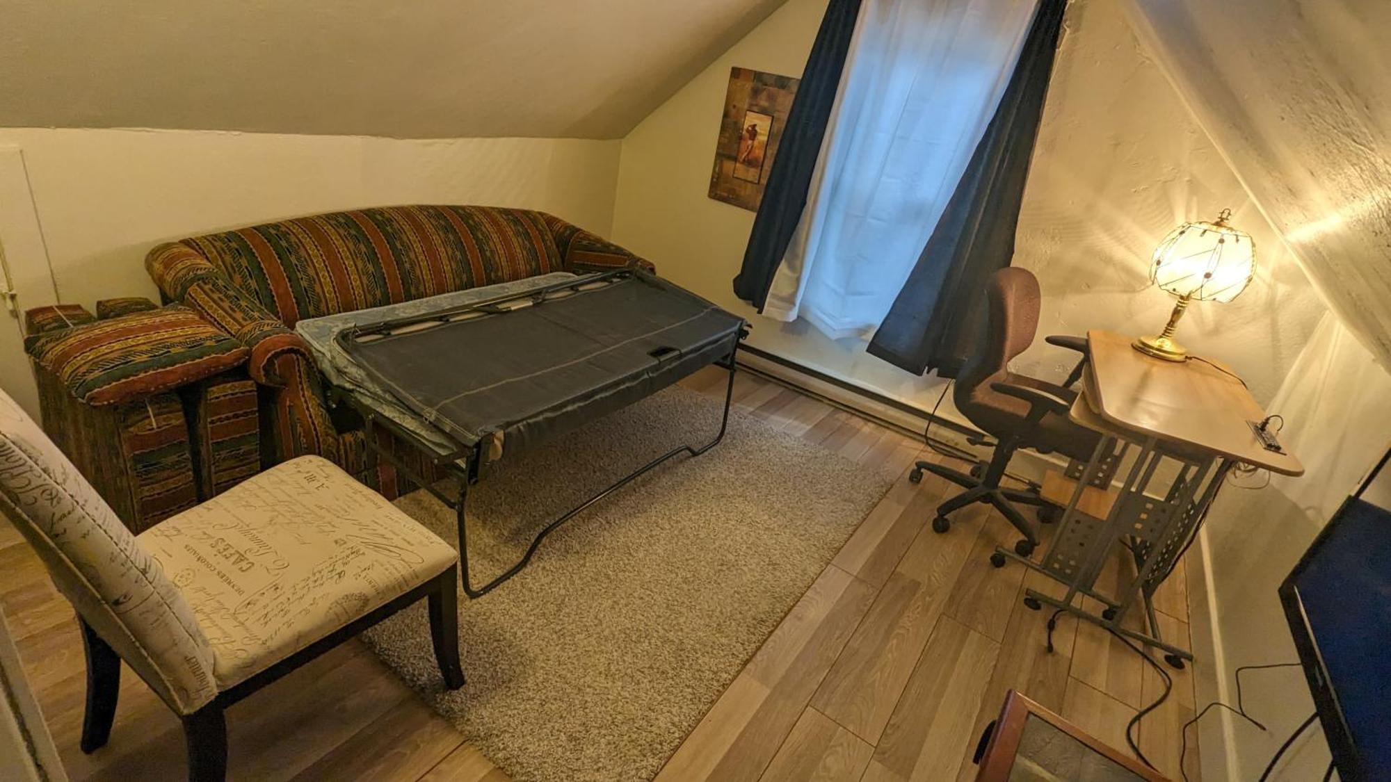 Cozy Downtown One Bedroom Free Parking Кингстън Екстериор снимка